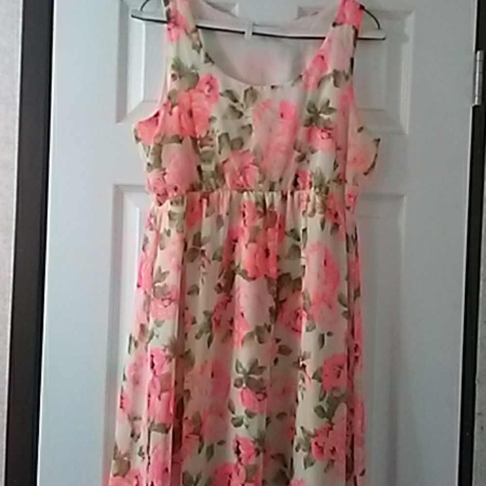 Sleeveless dress